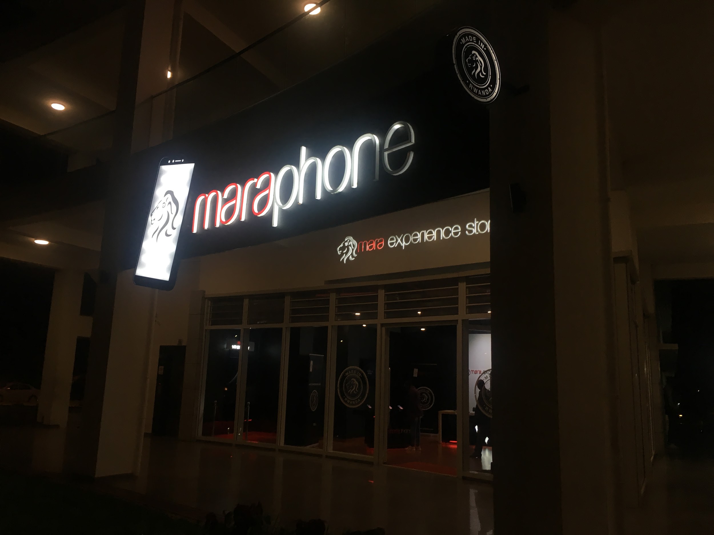 ルワンダで話題の！初Made in Africaスマホを見に行ってみた！ | 特定非営利活動法人AYINA